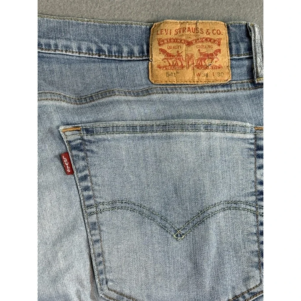 Levi's 541 Jeans Mens 38x30 Light Wash Blue Athletic Tapered Denim Casual